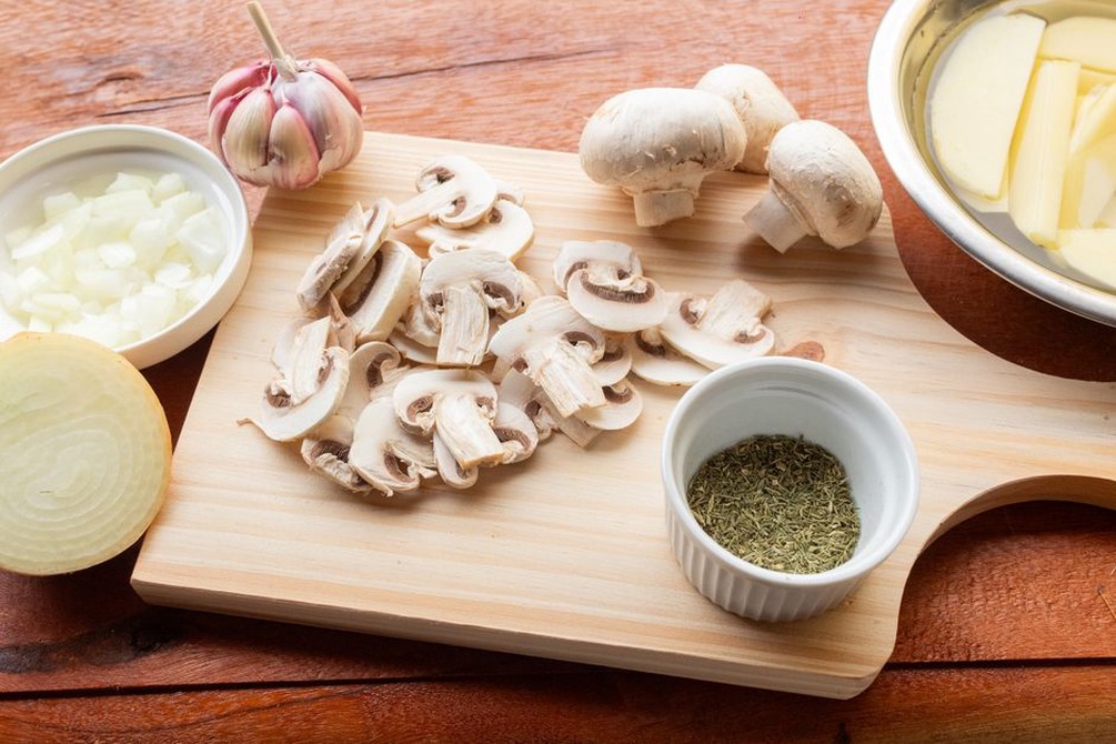 Paleo-approved vegetables that can trigger bloating due to fermentable carbs