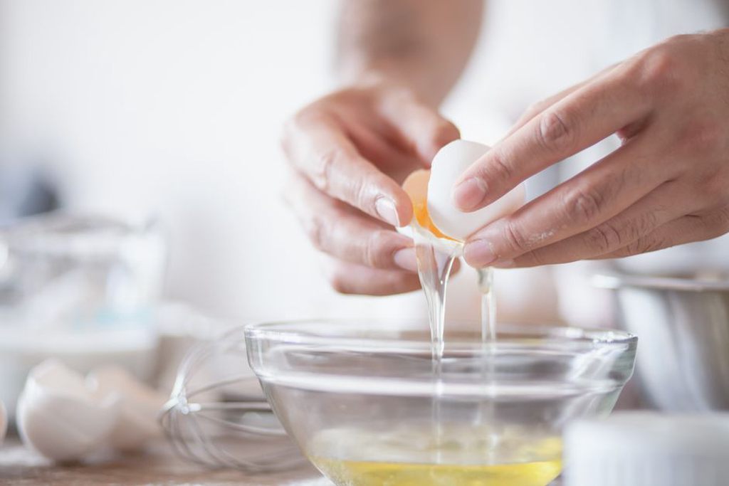 separating egg whites and yolks for a food sensitivity experiment