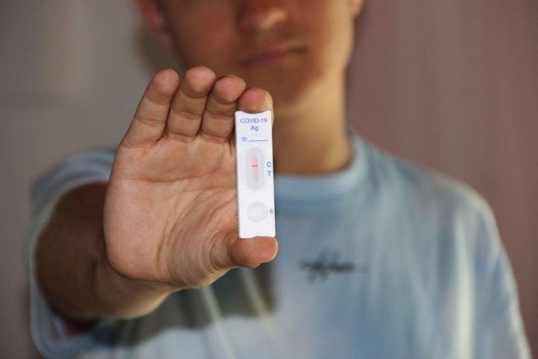 Breath test kit for hydrogen and methane in a kitchen setting
