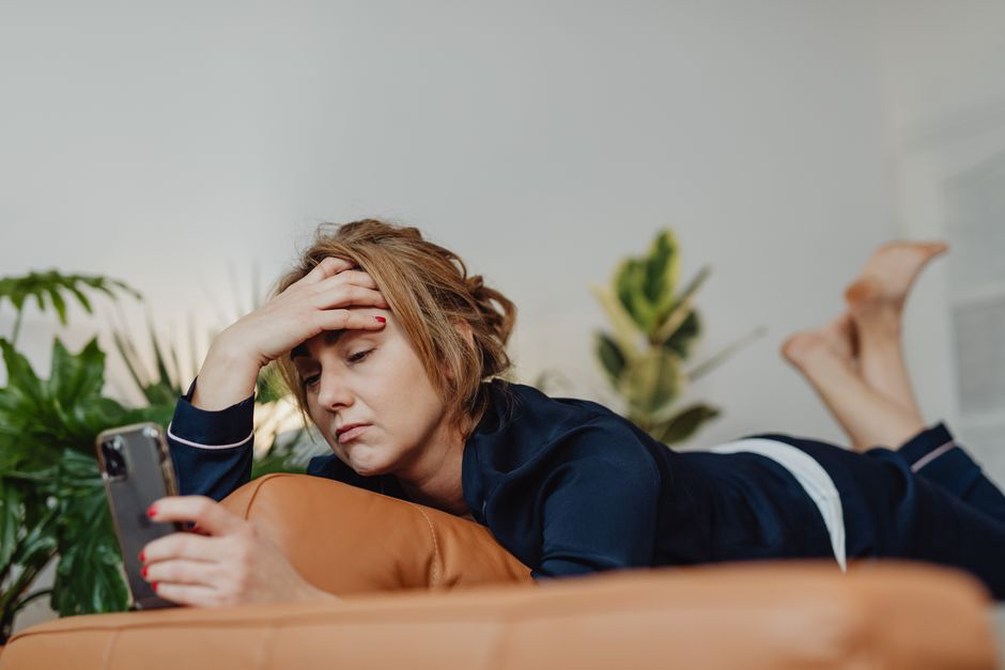pale skin and dark circles after viral reactivation