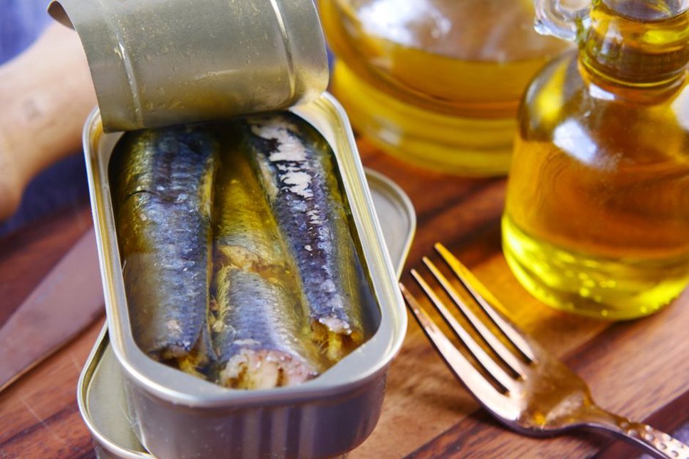 Simple canned sardines prepared with lemon and herbs