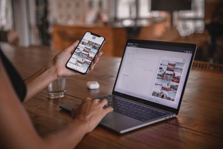 An editor compares messages across two screens