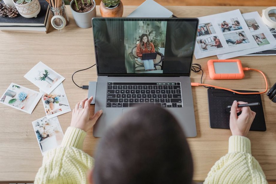 Resizing a recipe photograph before publication