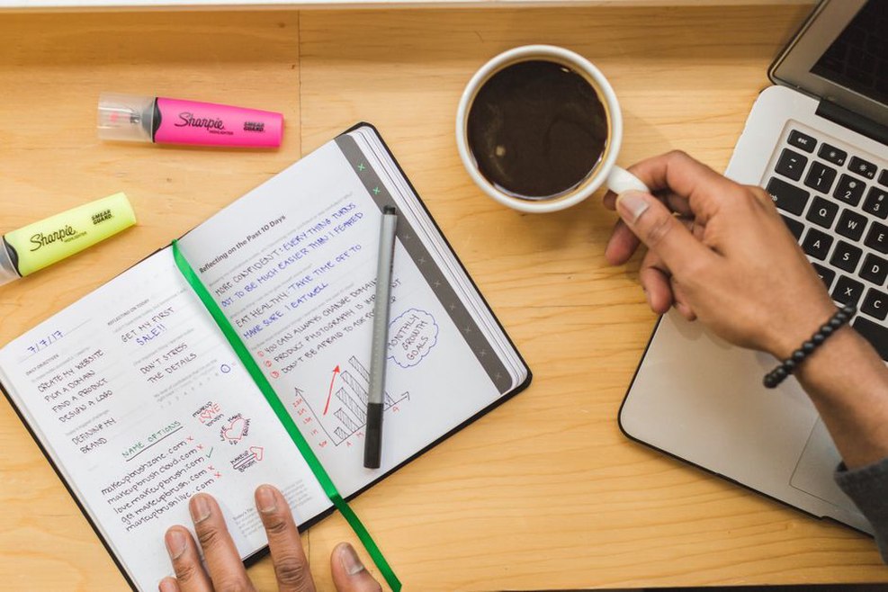 Comparing meal times with notes about discomfort