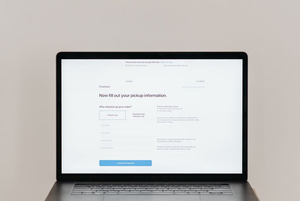 Short booking form beside a clear privacy notice